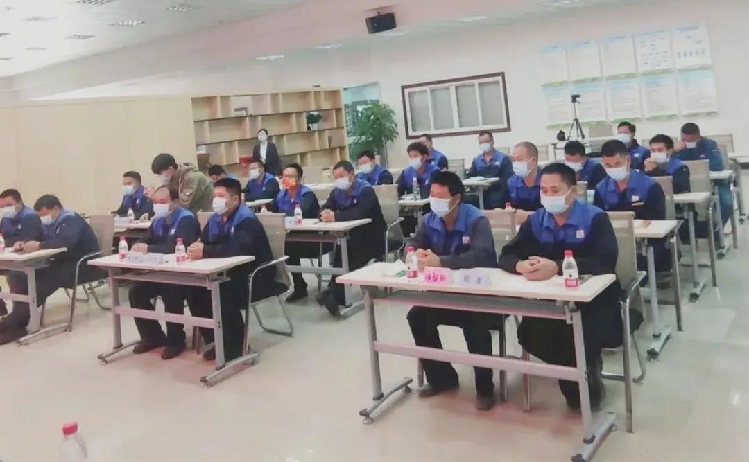 厚街鎮(zhèn)人社局舉行“新型學(xué)徒制”電工培訓(xùn)班開班儀式-厚街電工企業(yè)上門培訓(xùn)-厚街電工培訓(xùn)